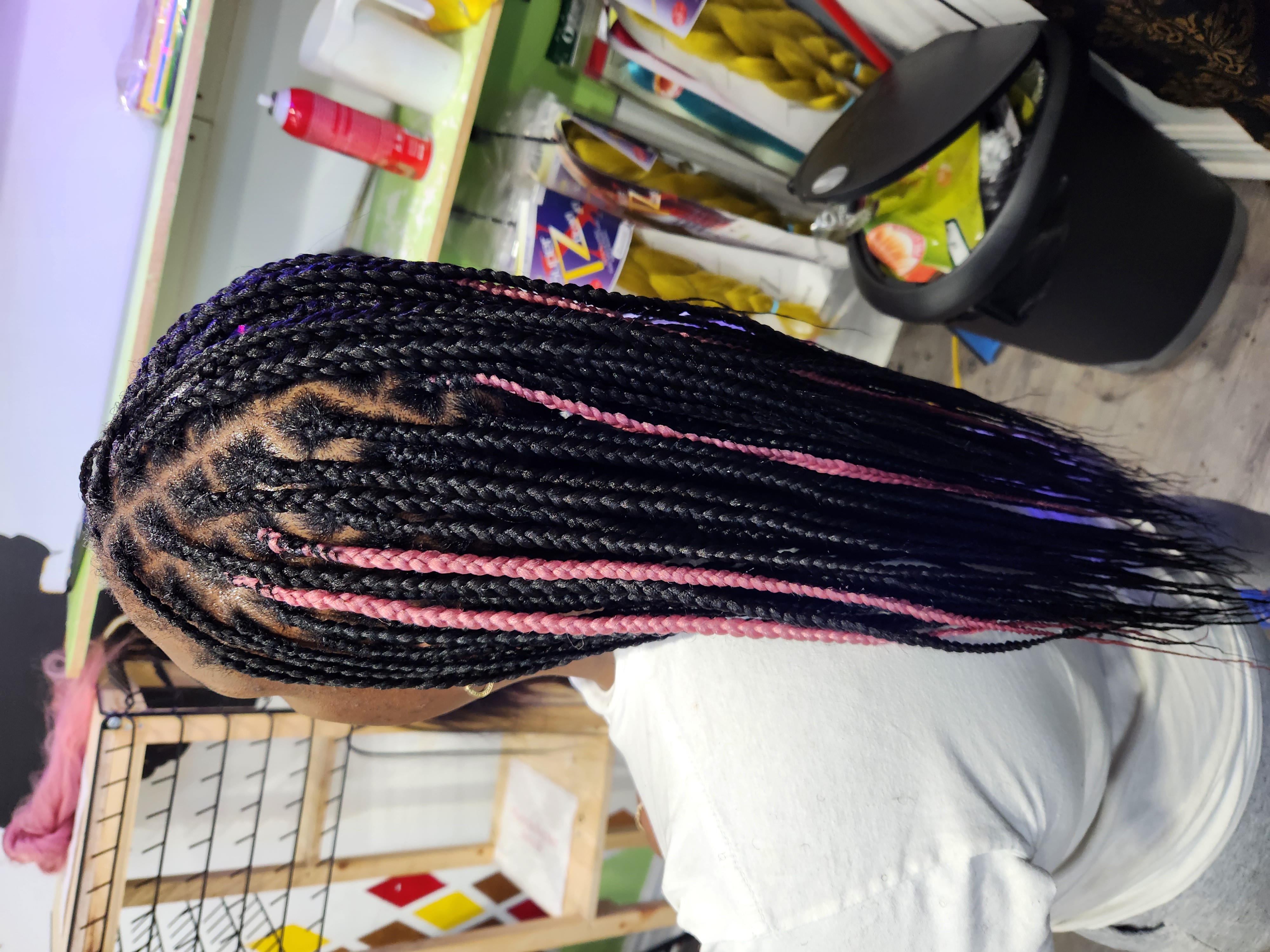 Knotless-braids photo